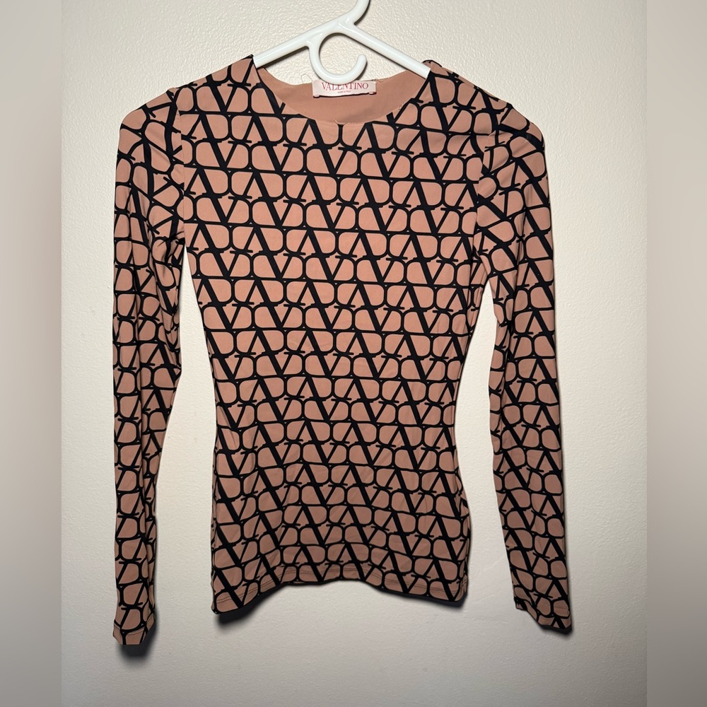 [VALENTINO] Toile Iconographe V Logo Jersey Top